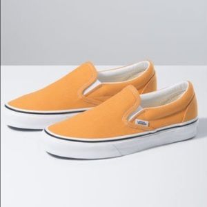 Vans Classic Slip-On in Golden Nugget/True White